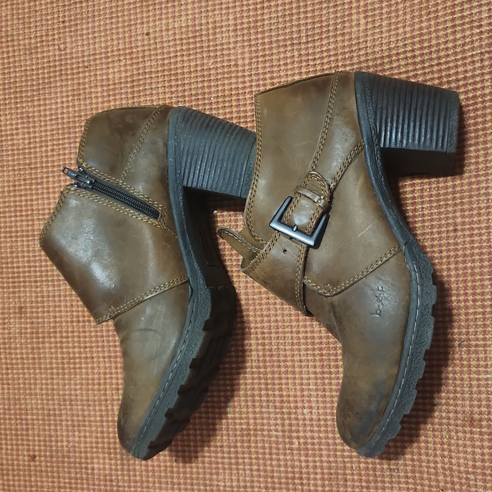 Shoes - Picture 2 of 3